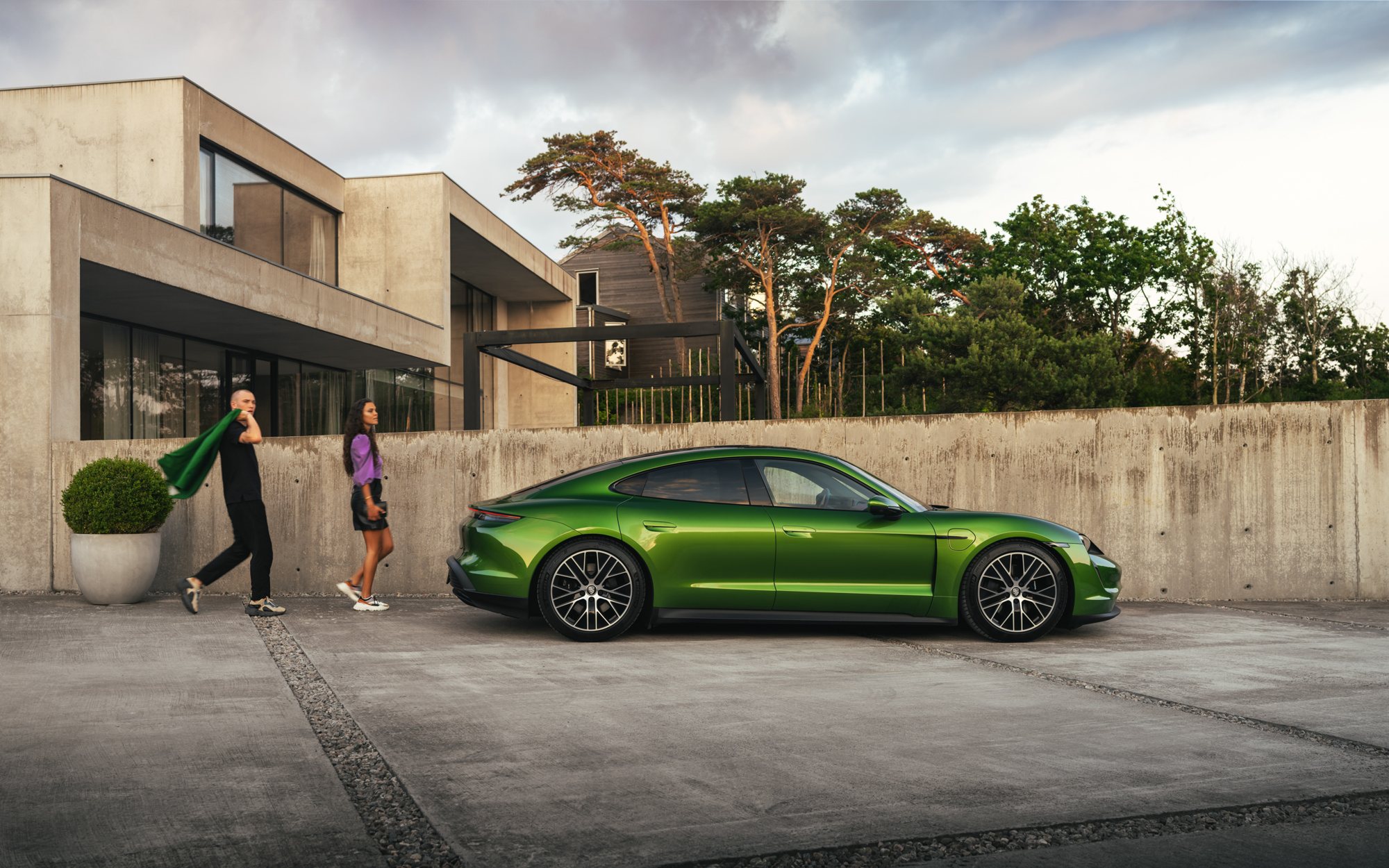 Porsche Taycan frame 3